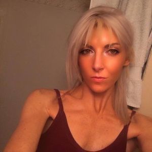 Meet your Posher, Caitlin